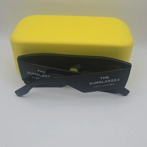 Marc Jacobs Black The Sunglasses Women's Sunnies (NWOT)(CASE/DUST CLOTH)🖤🤍🖤